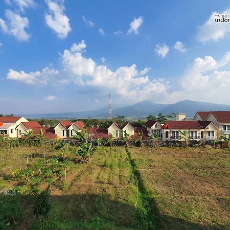 Hotel Griya Wijaya Ambarawa Exterior photo